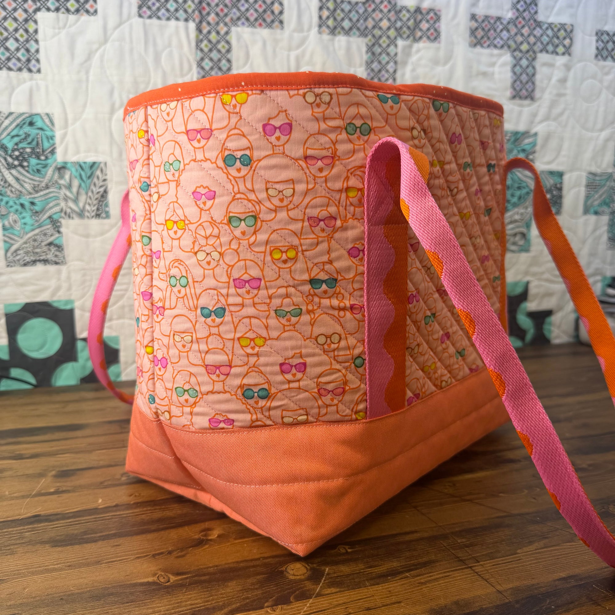 Altoona Tote Medium - Poolside Too/HydraWeave