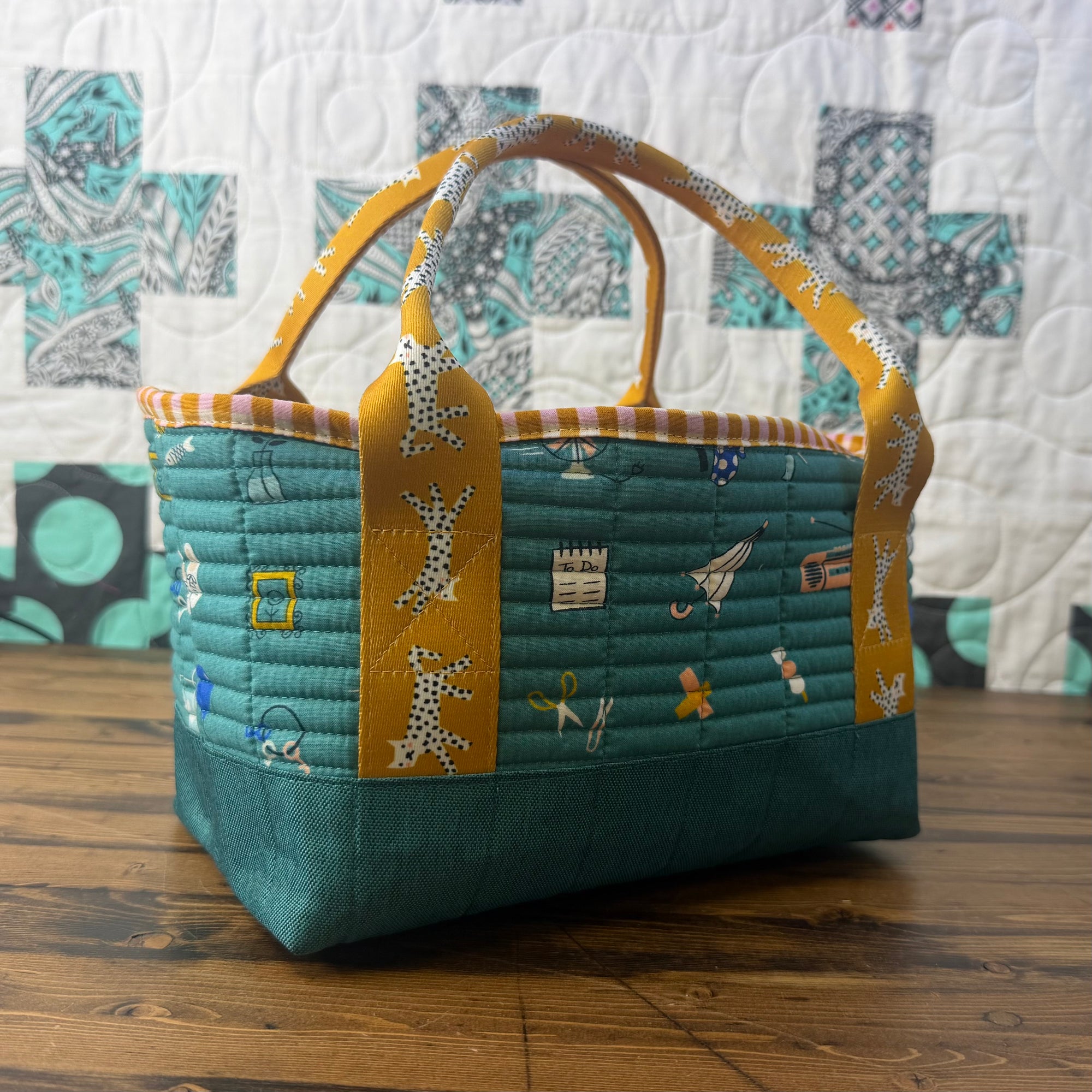 Altoona Tote Mini/Small - Vintage Ruby Star/HydraWeave