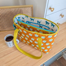 Divided Tablet Tote