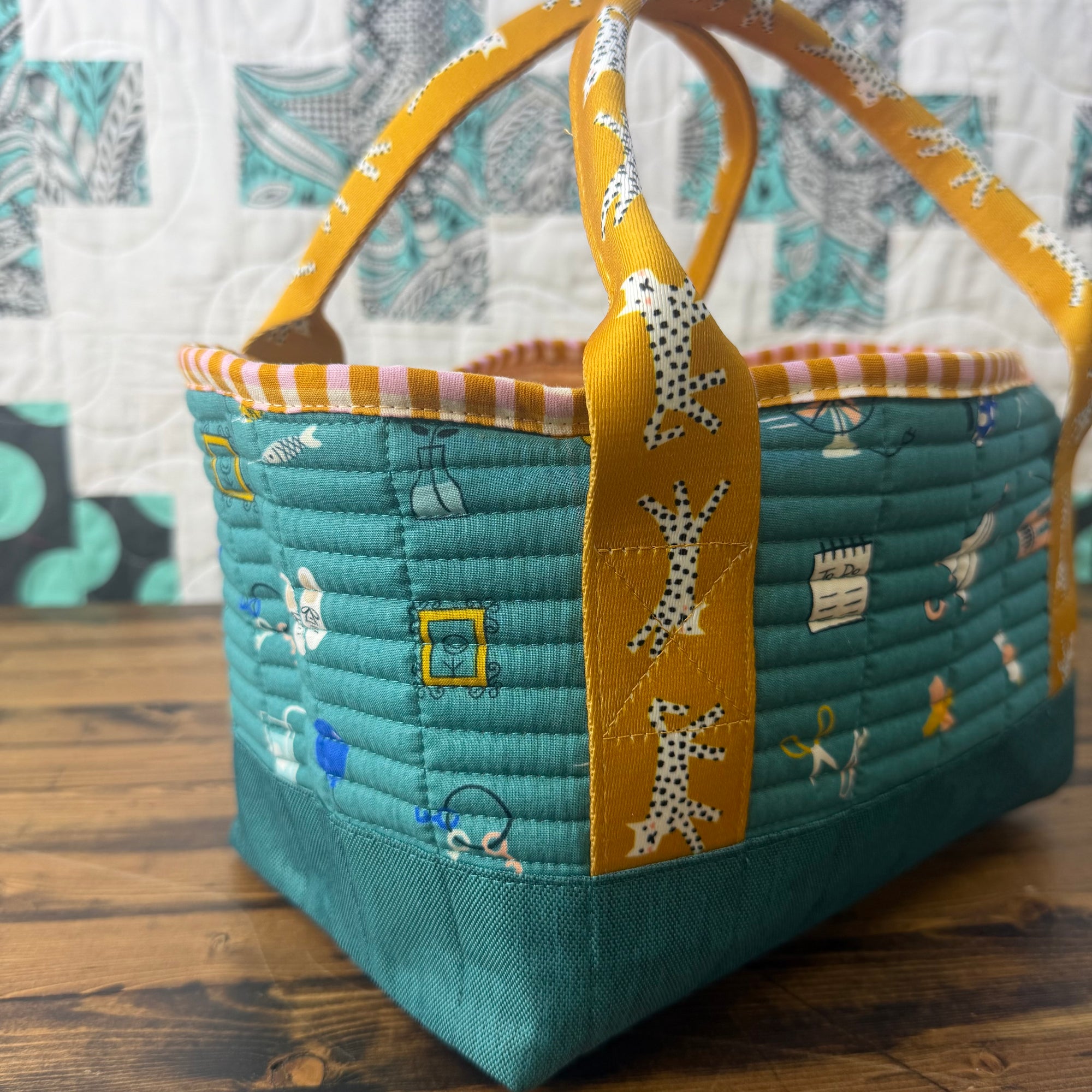 Altoona Tote Mini/Small - Vintage Ruby Star/HydraWeave