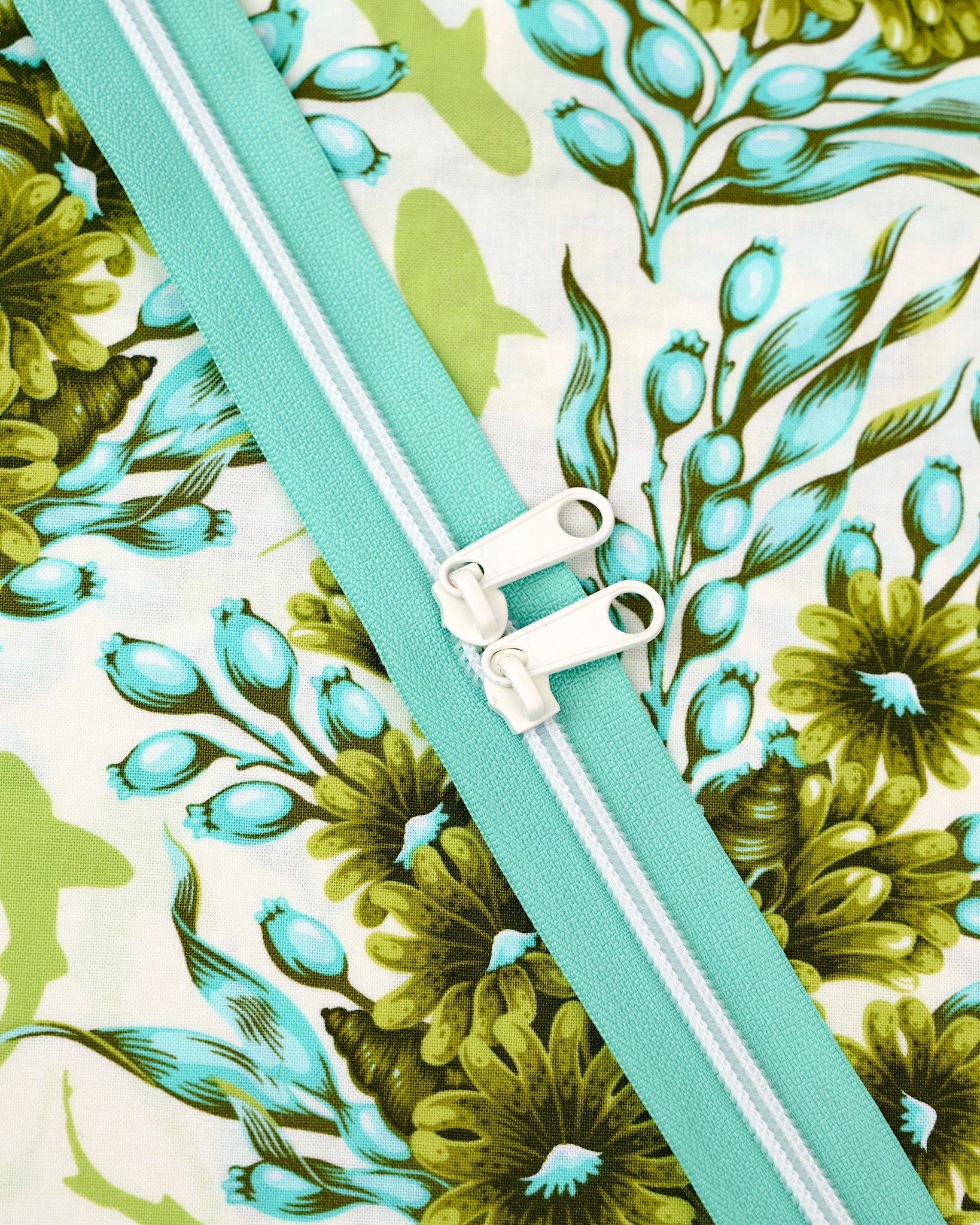 Beach Glass - 40" Handbag Zipper - Renaissance Ribbons